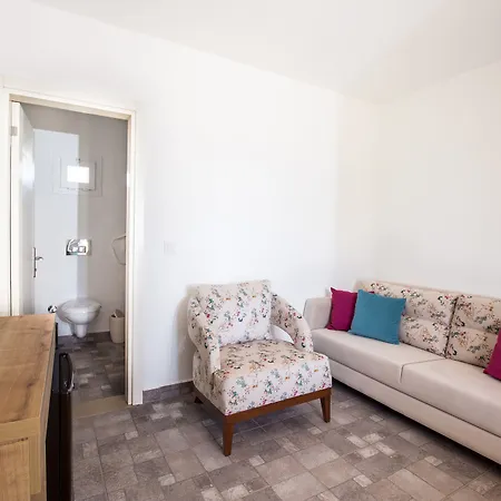 Hotel Kefi And